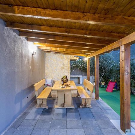 Holiday Home Dijamant Kucice Exterior photo