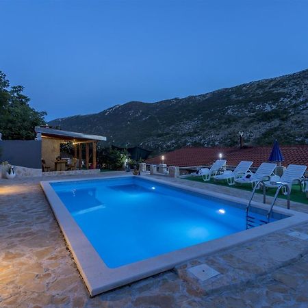 Holiday Home Dijamant Kucice Exterior photo