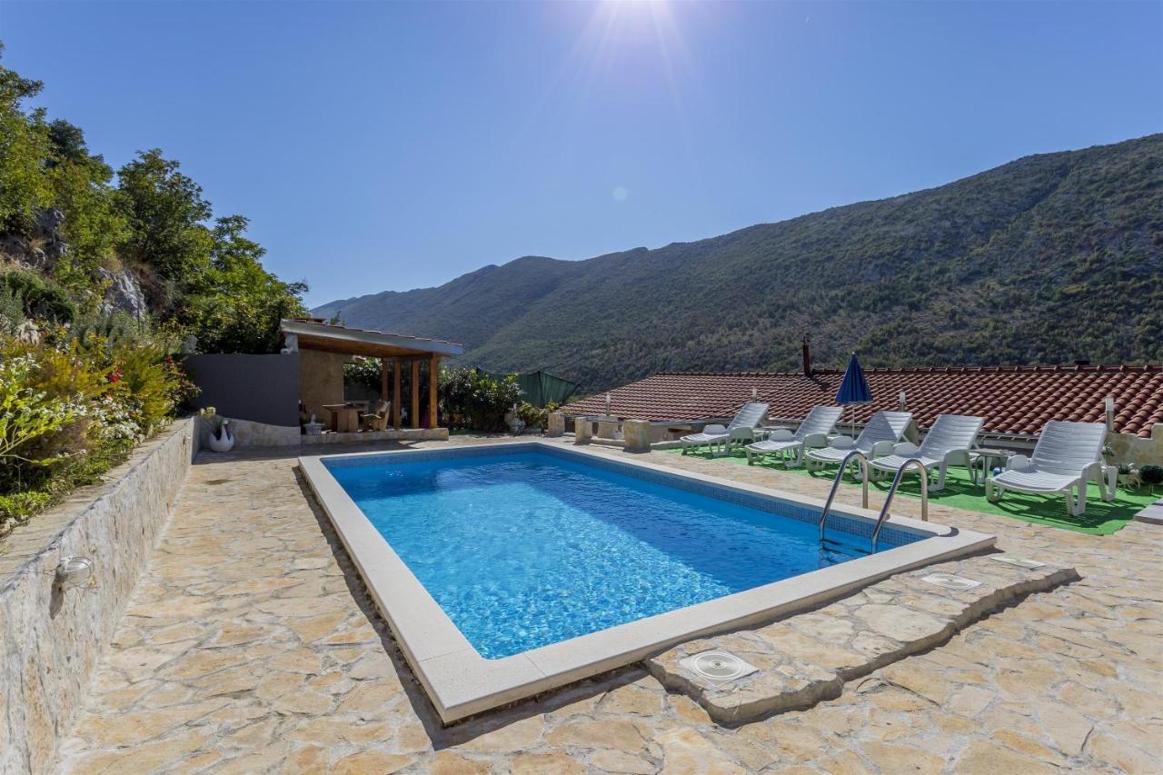 Holiday Home Dijamant Kucice Exterior photo