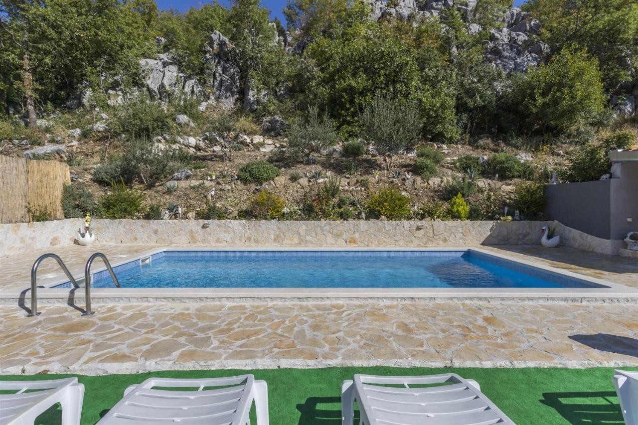 Holiday Home Dijamant Kucice Exterior photo