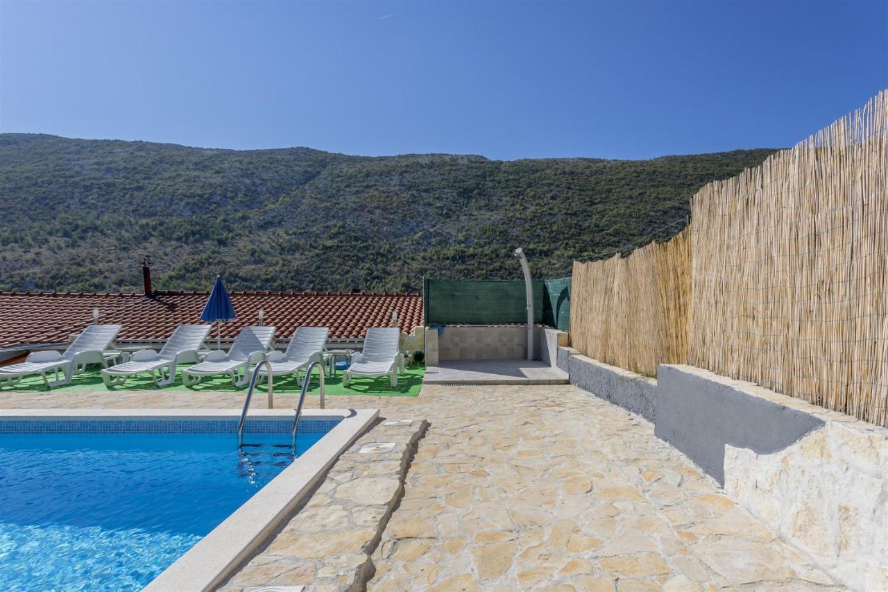 Holiday Home Dijamant Kucice Exterior photo