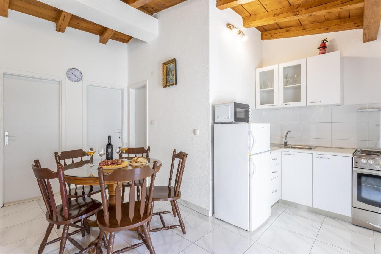 Holiday Home Dijamant Kucice Exterior photo