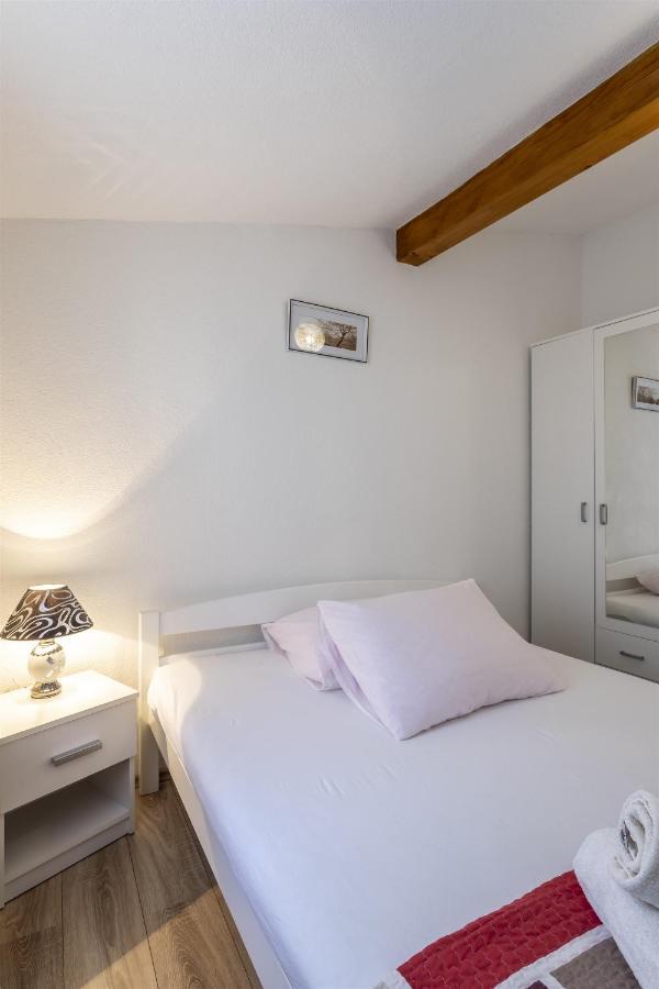 Holiday Home Dijamant Kucice Exterior photo